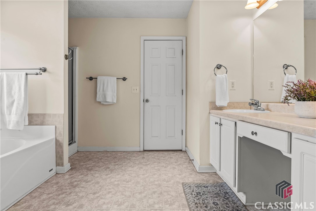 3129 Oak Ridge Lane