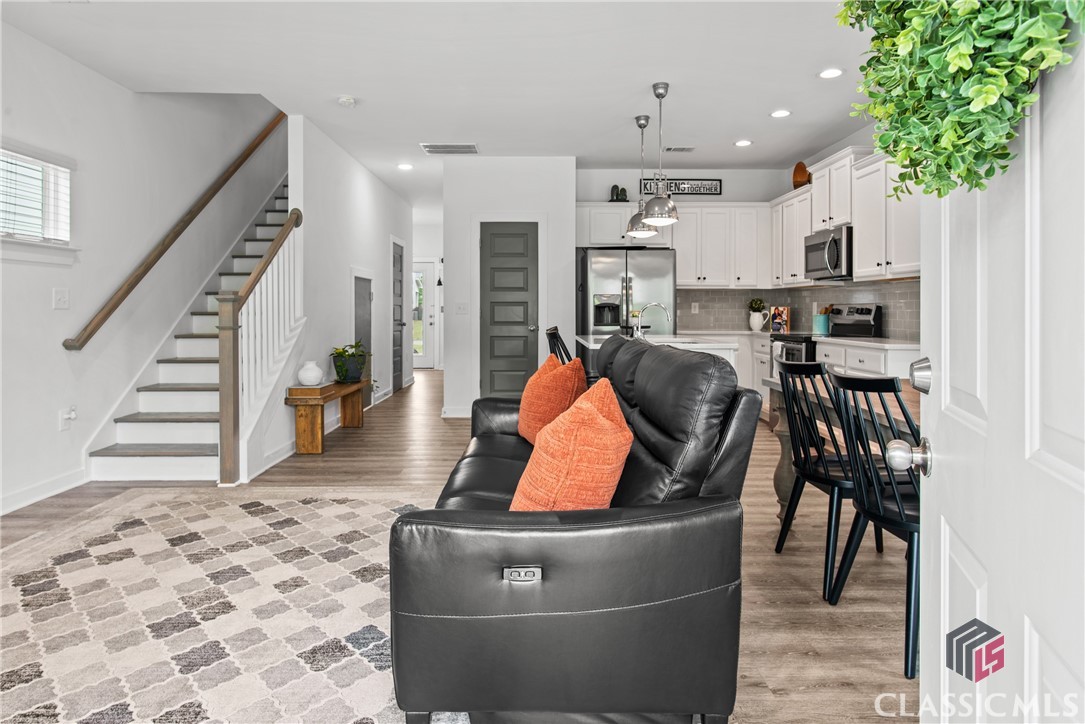 719 W Vincent Drive