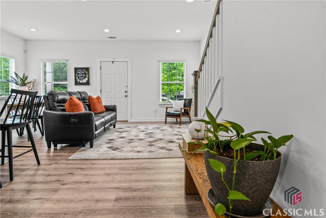 719 W Vincent Drive