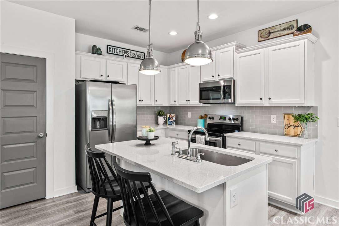 719 W Vincent Drive