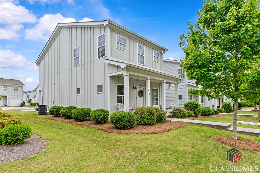 719 W Vincent Drive
