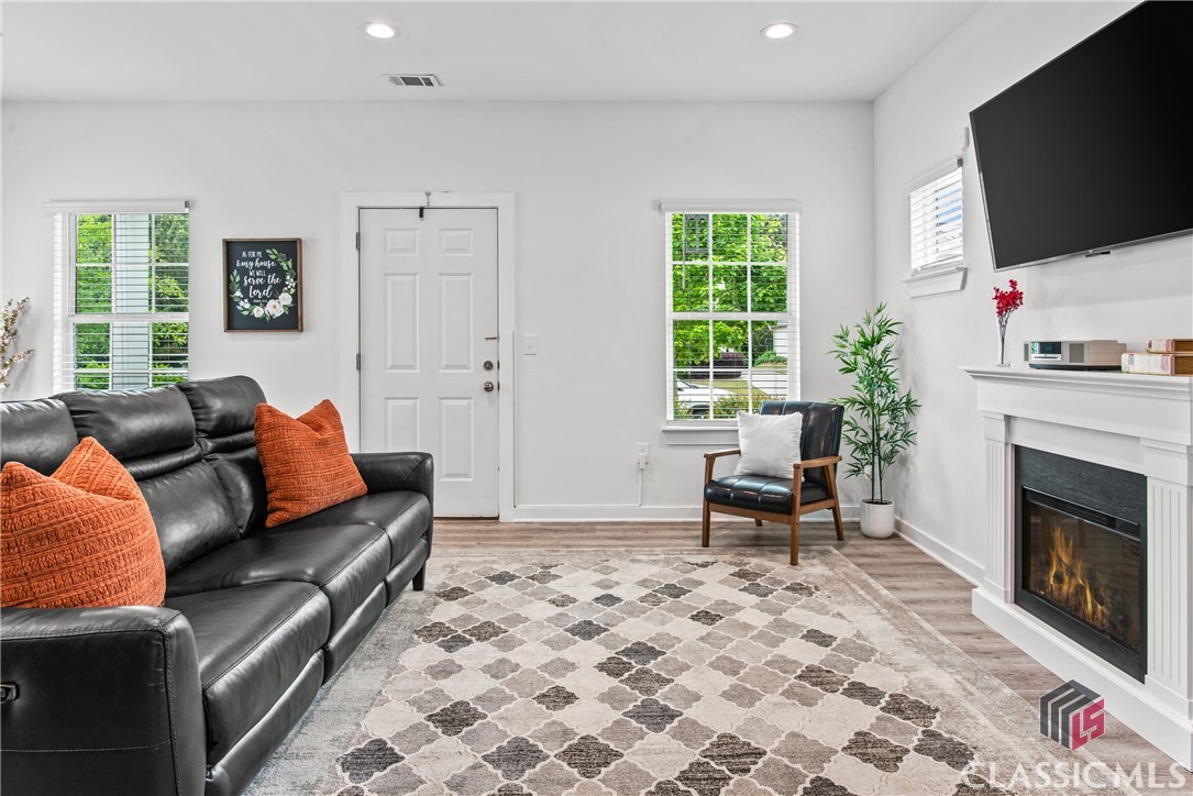 719 W Vincent Drive