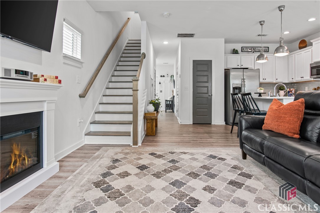 719 W Vincent Drive