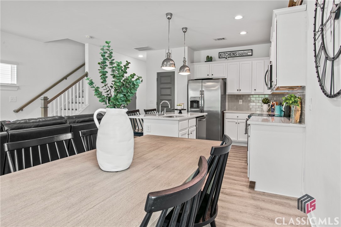 719 W Vincent Drive