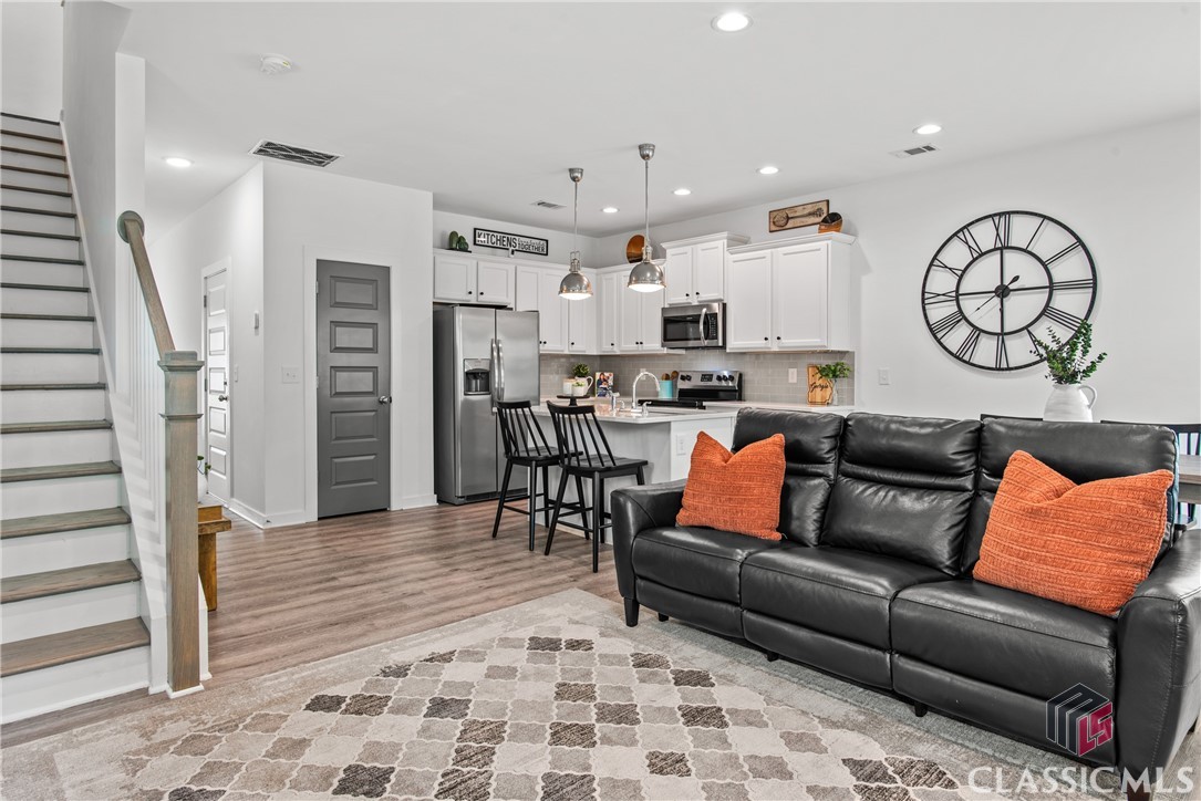 719 W Vincent Drive