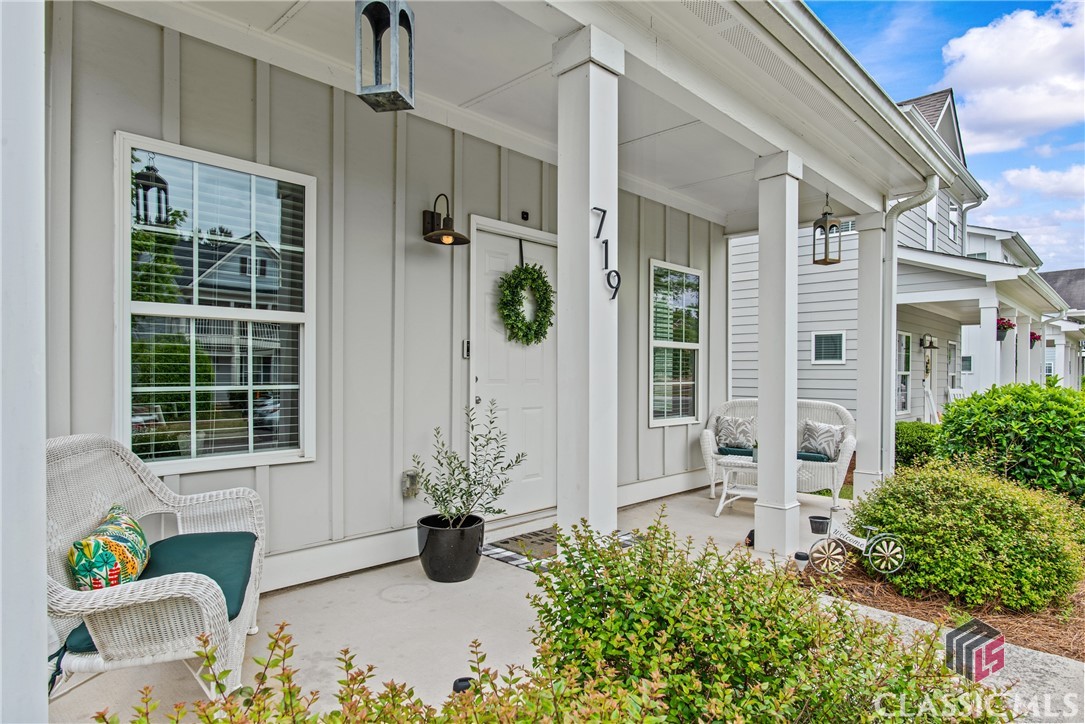 719 W Vincent Drive