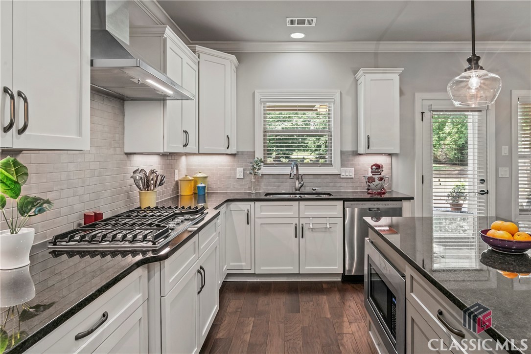 1110 Highland Park Way
