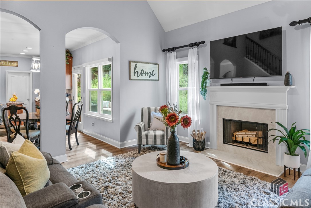 1744 Orchard Walk