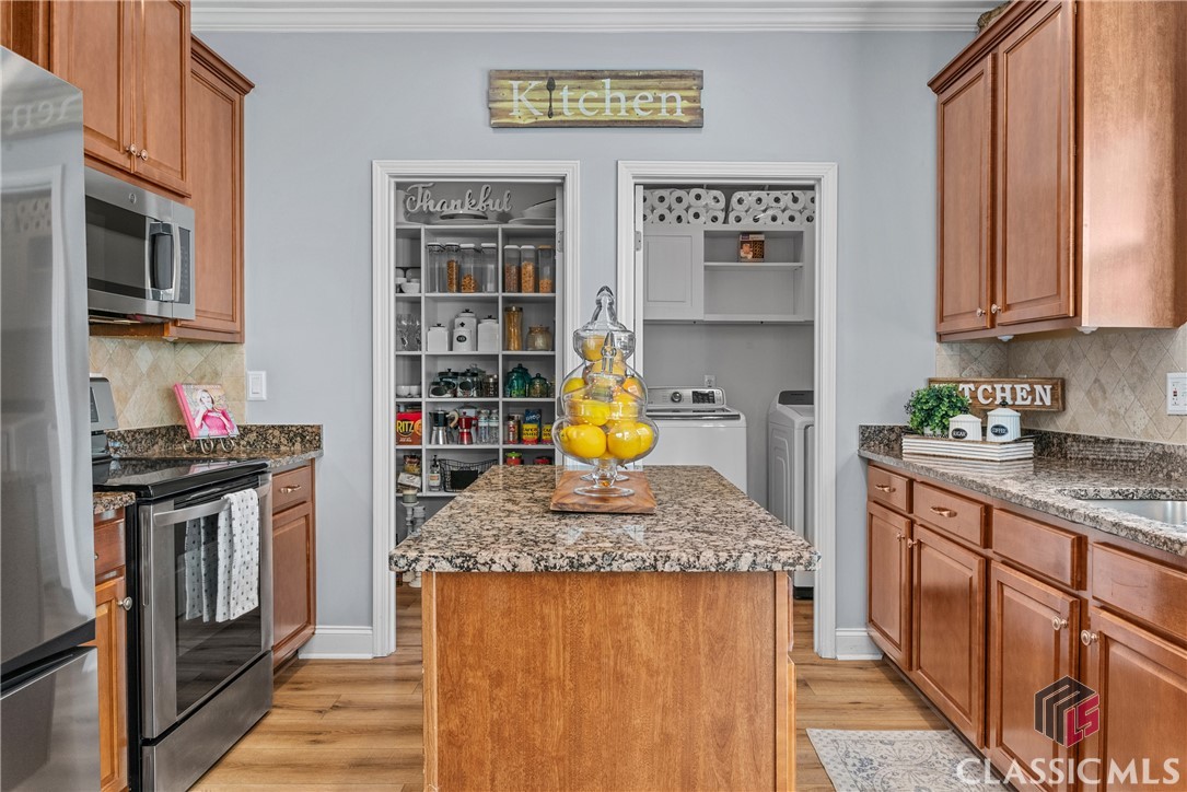 1744 Orchard Walk