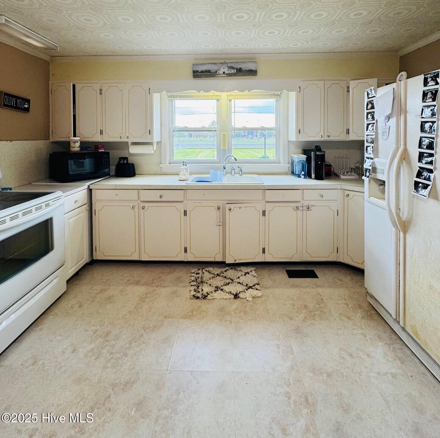 1061 Northside Road, 1