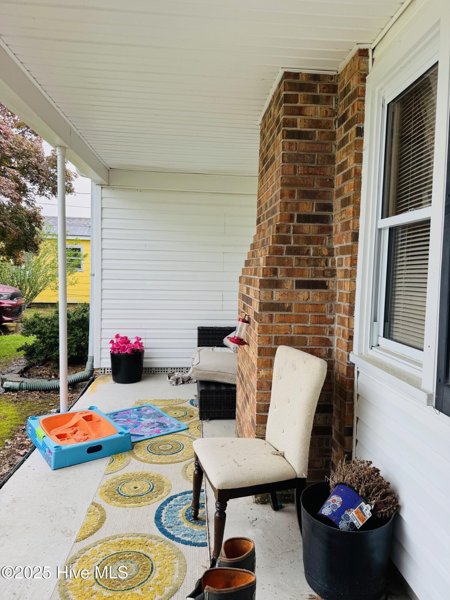 1061 Northside Road, 1