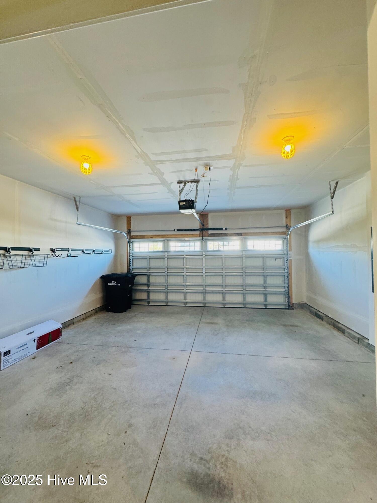 100 Spinnaker Street A