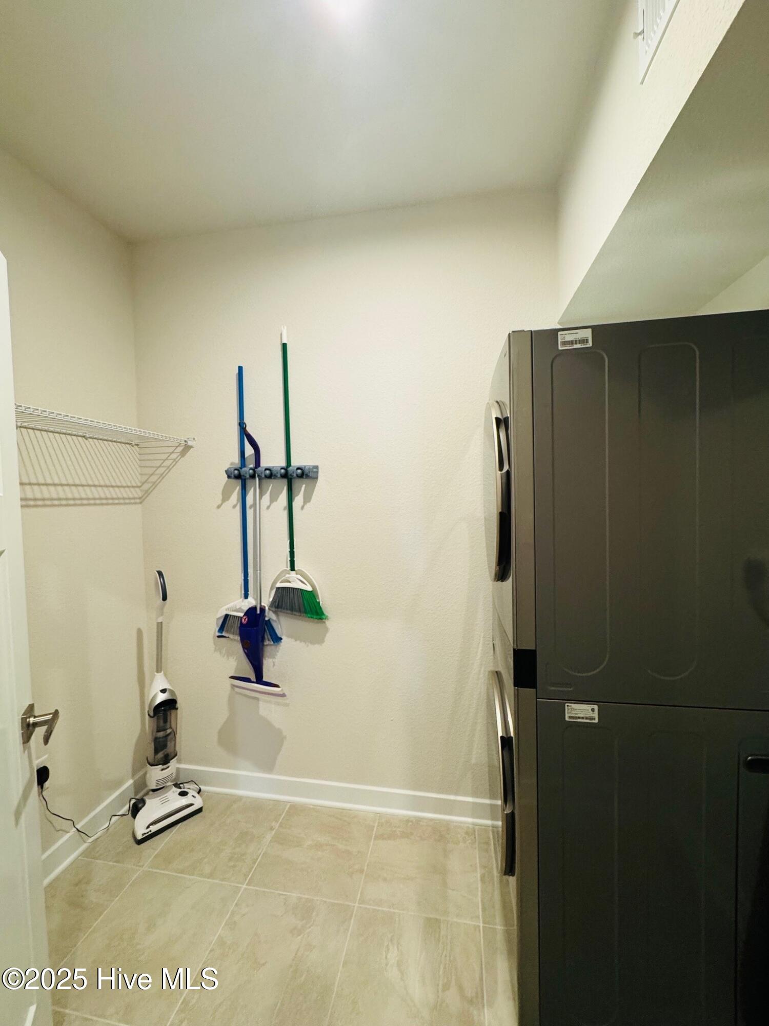 100 Spinnaker Street A