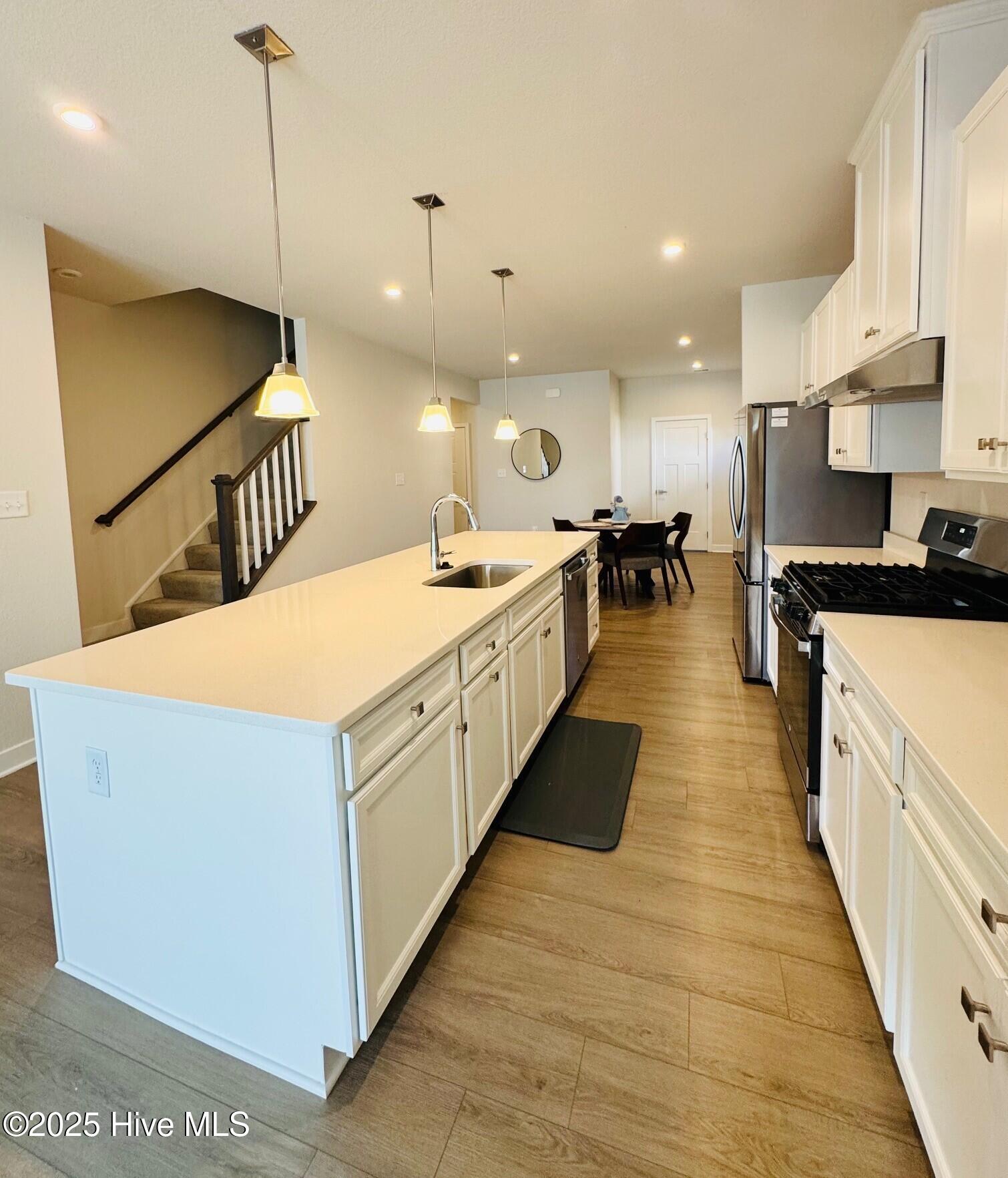 100 Spinnaker Street A