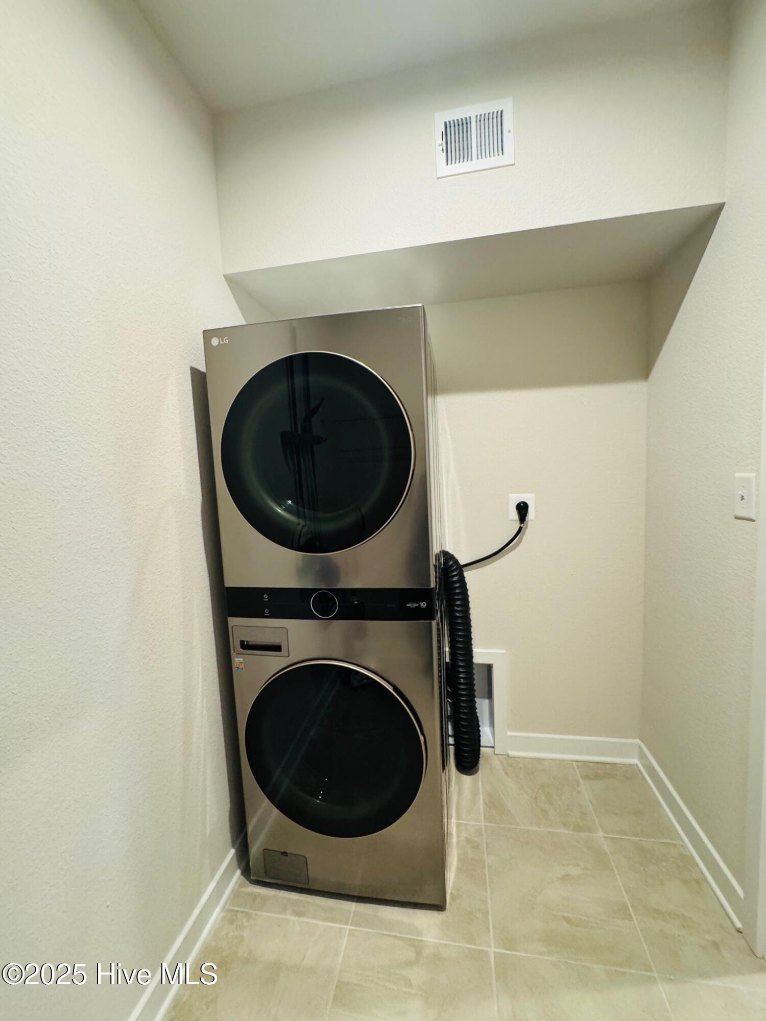 100 Spinnaker Street A