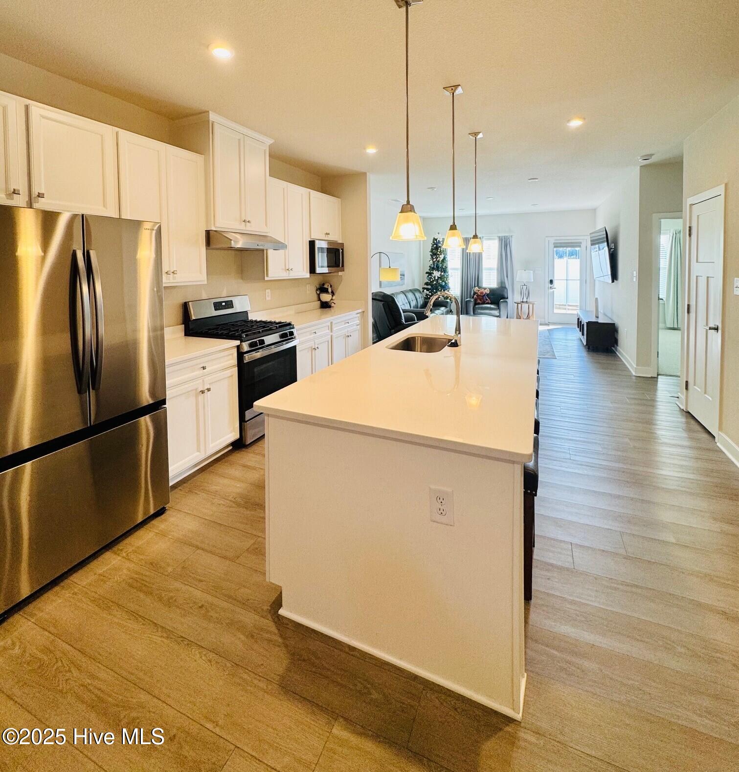 100 Spinnaker Street A