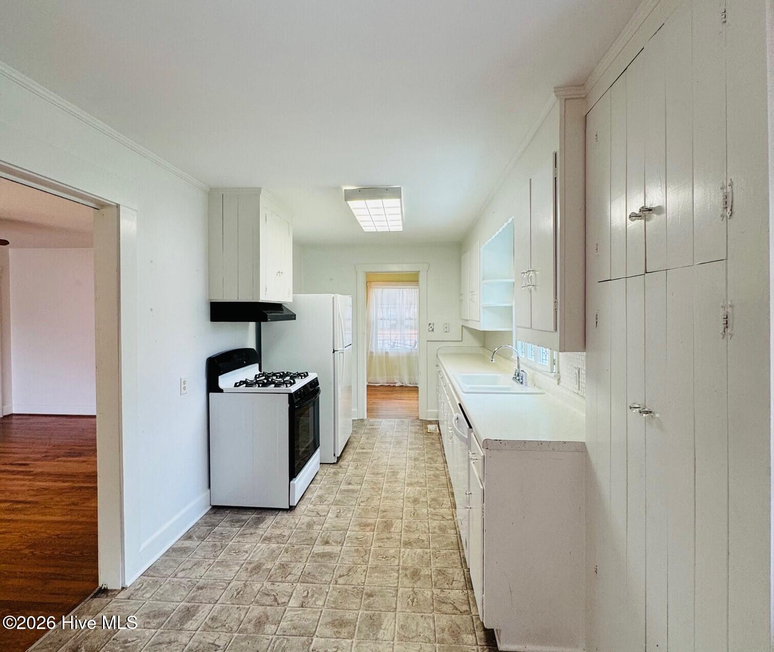 1605 Edgewood Drive