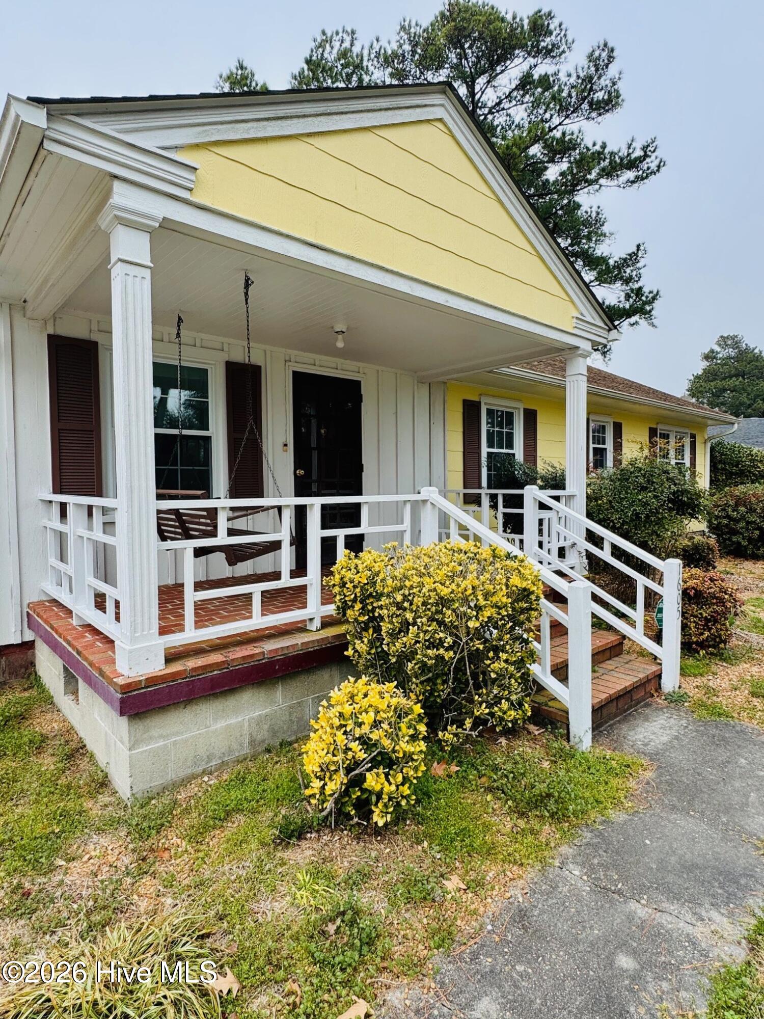 1605 Edgewood Drive