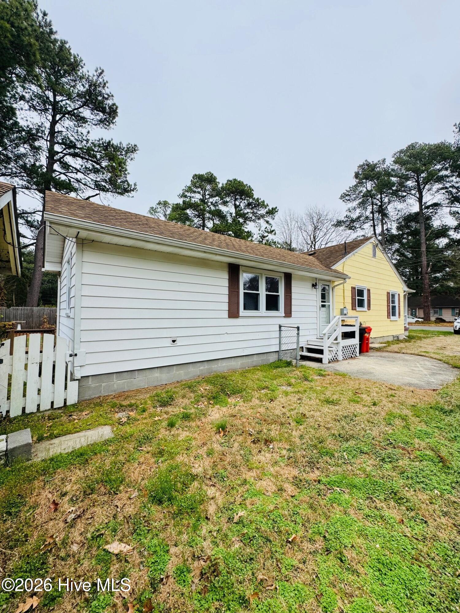 1605 Edgewood Drive