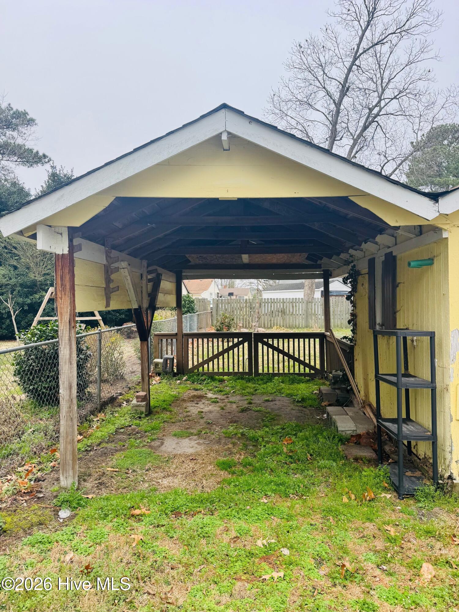 1605 Edgewood Drive