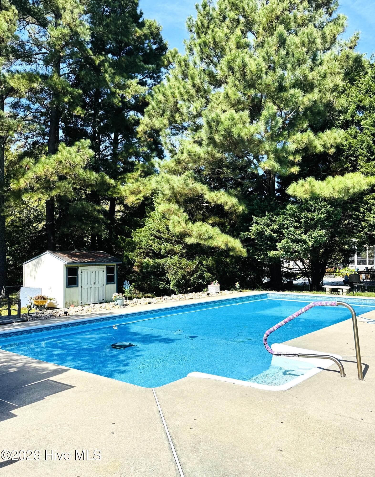 100 E Robin Court