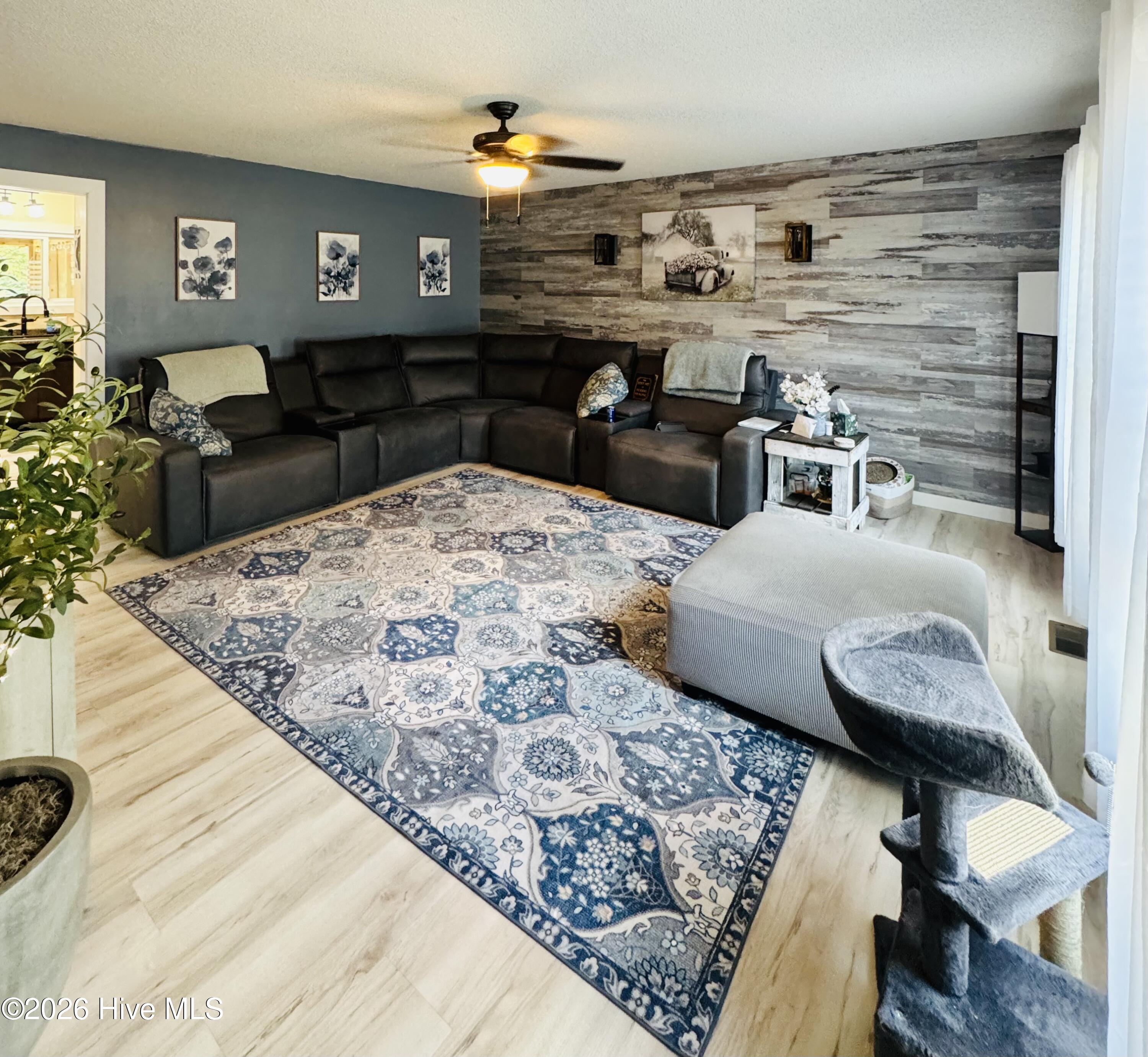 100 E Robin Court