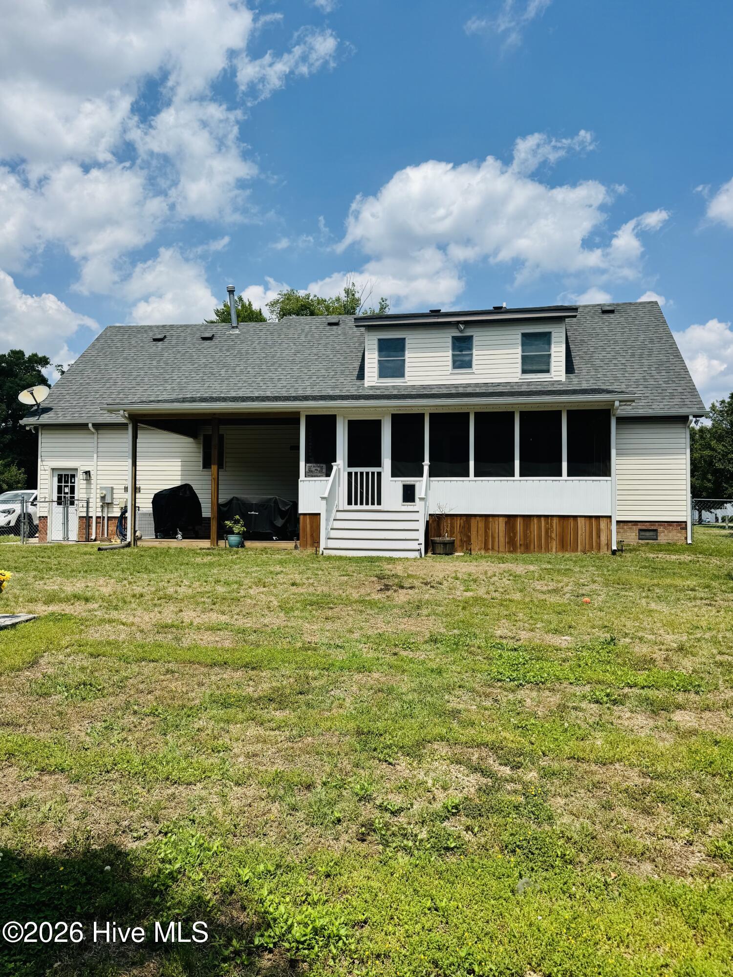 100 E Robin Court