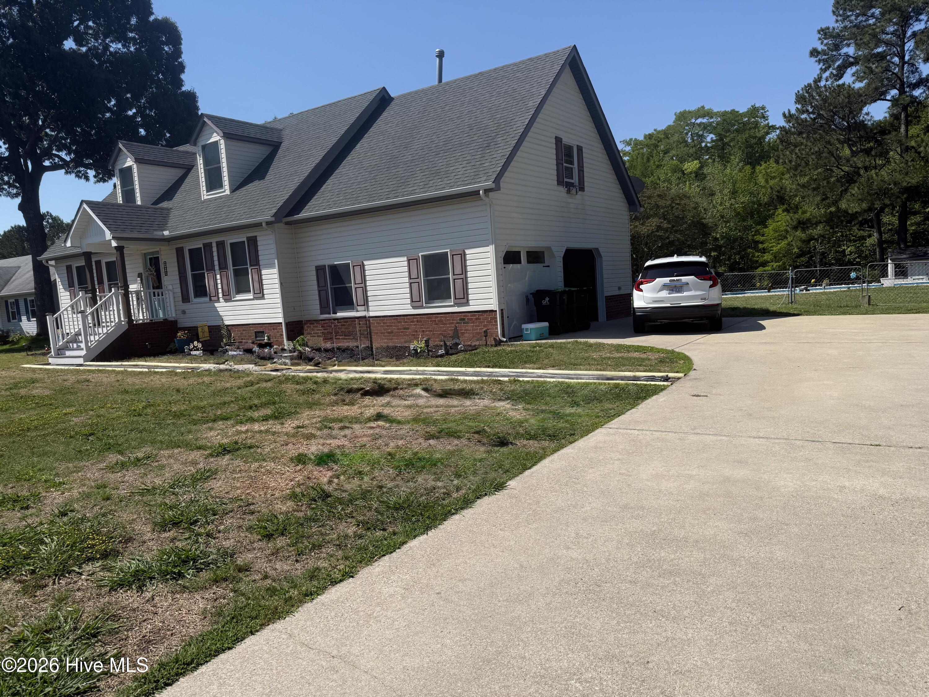 100 E Robin Court
