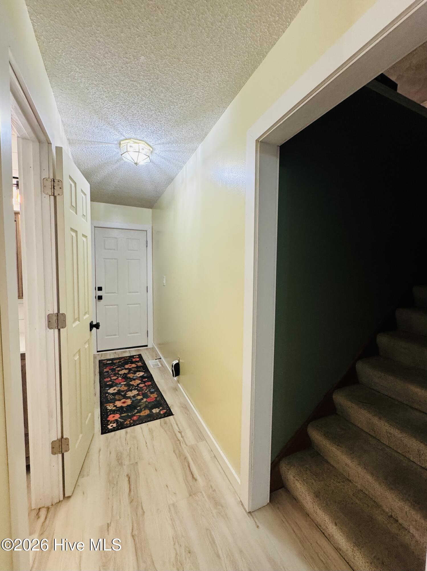 100 E Robin Court