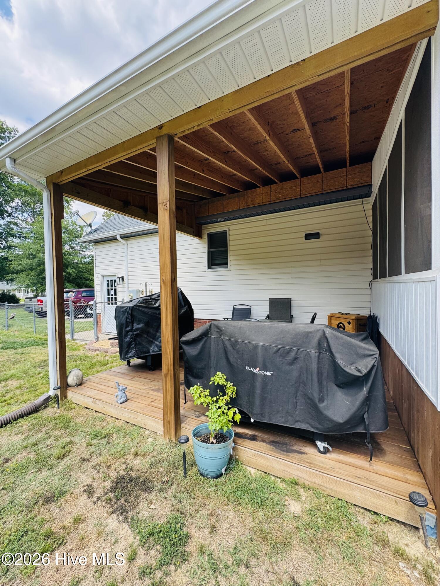 100 E Robin Court