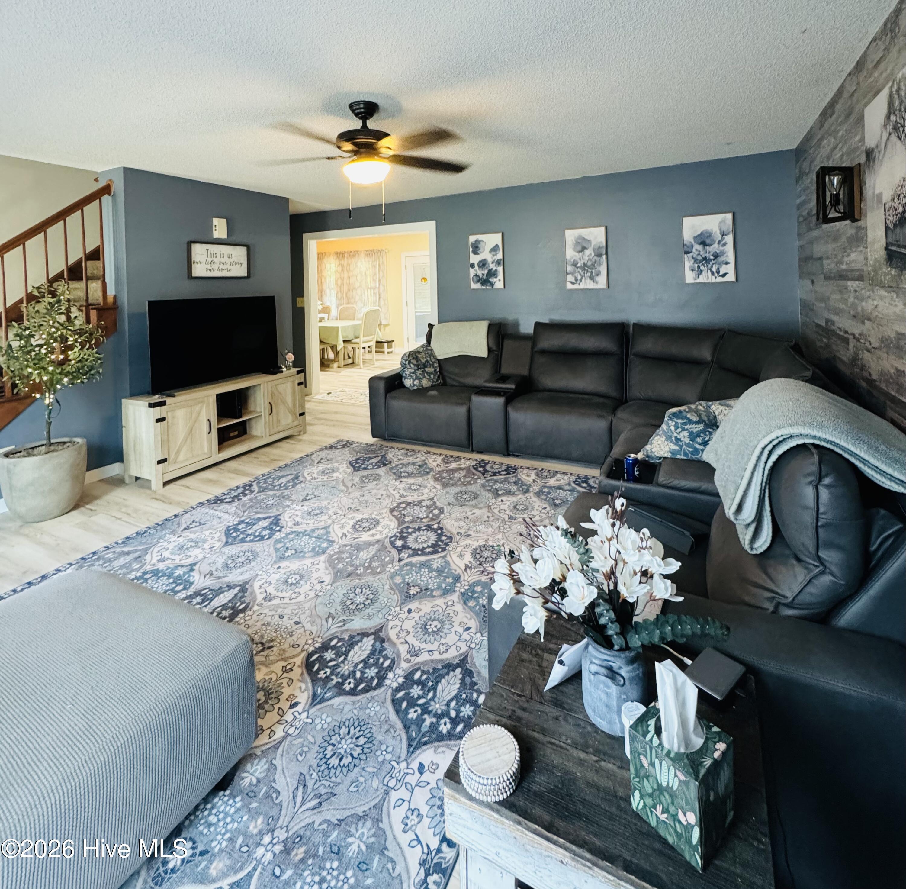 100 E Robin Court