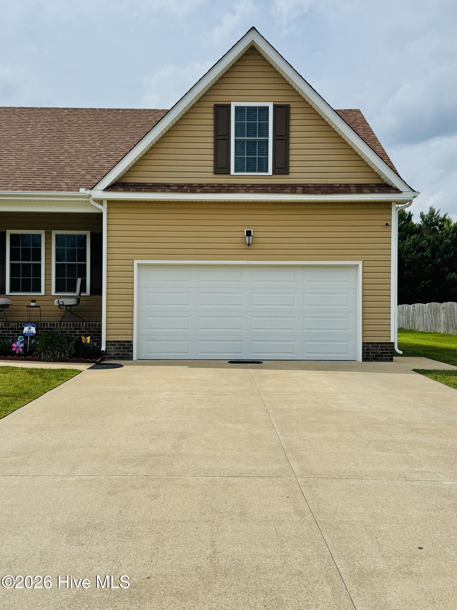 120 Laurel Woods Boulevard