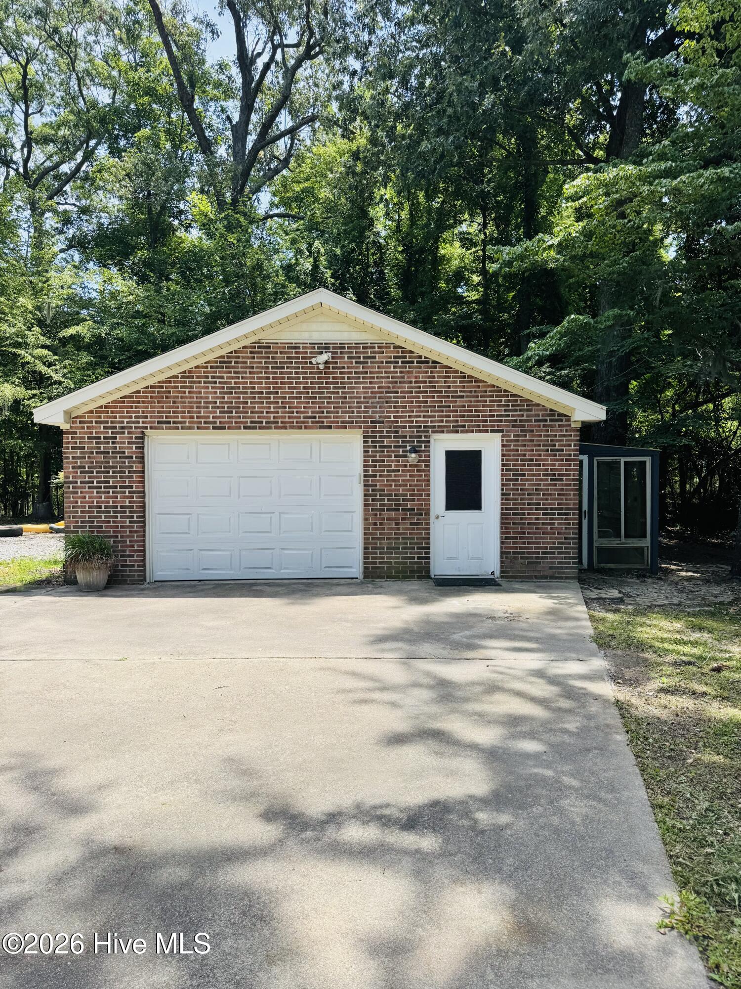 186 E Camp Perry Road