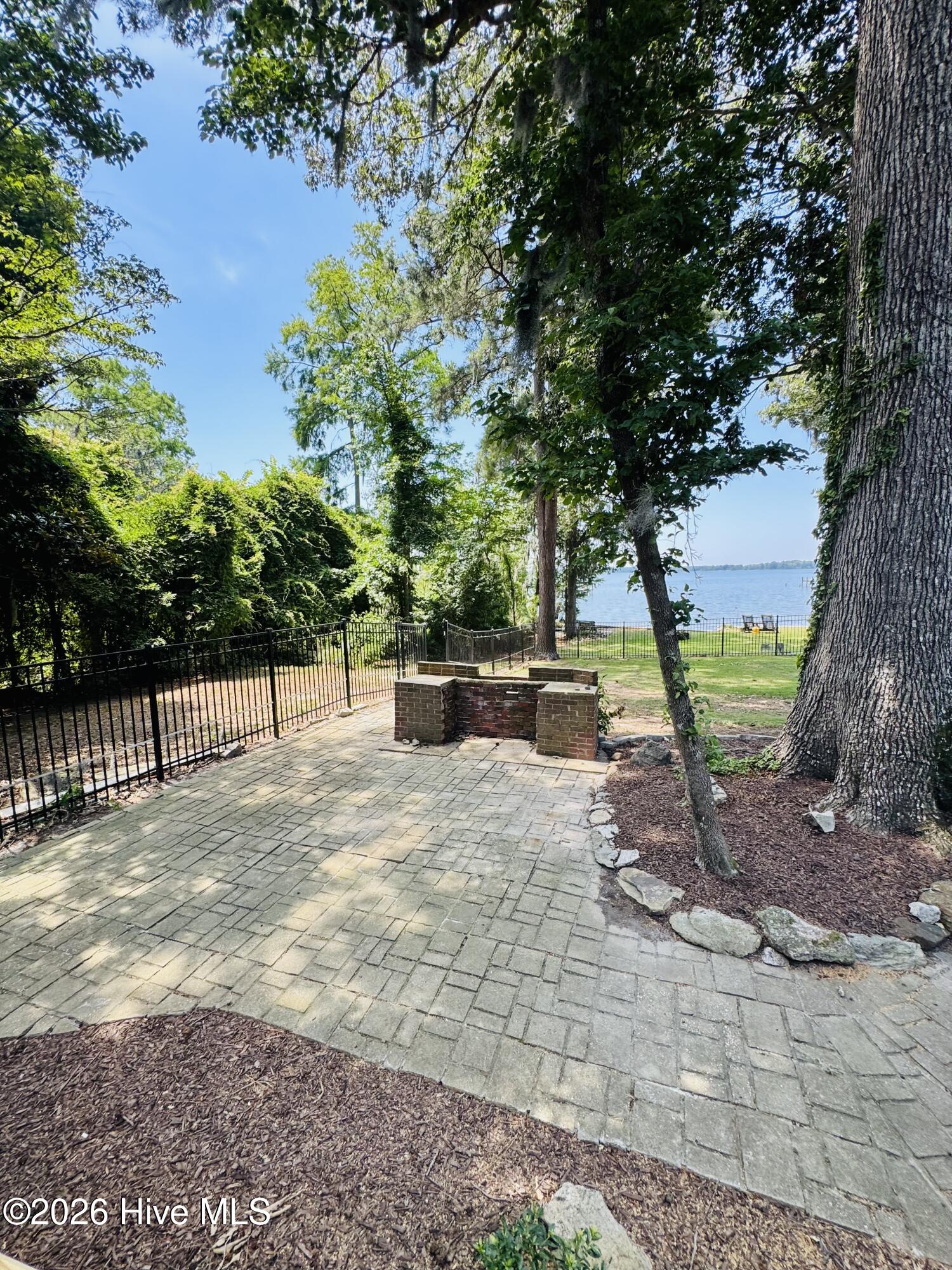 186 E Camp Perry Road