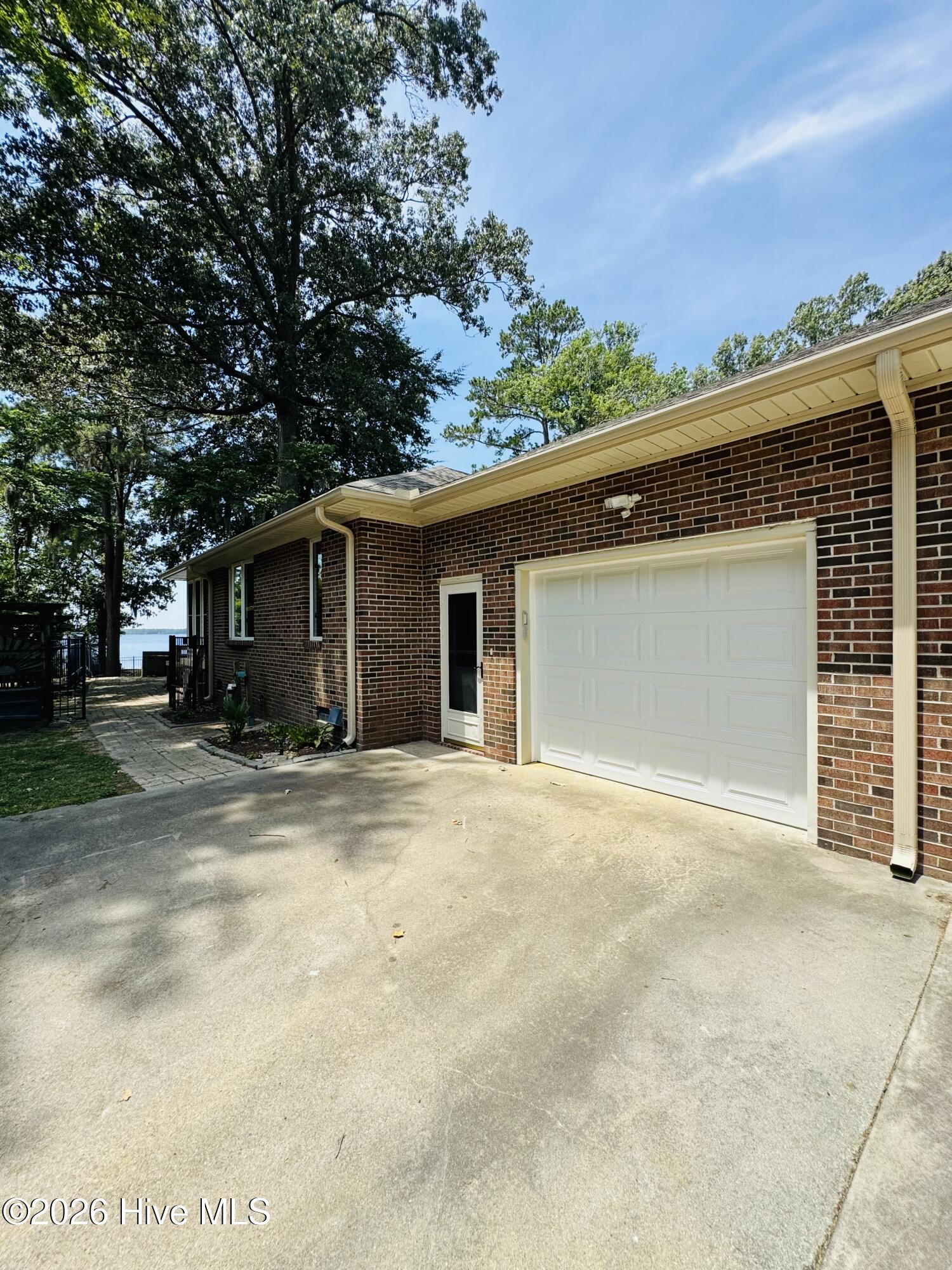 186 E Camp Perry Road