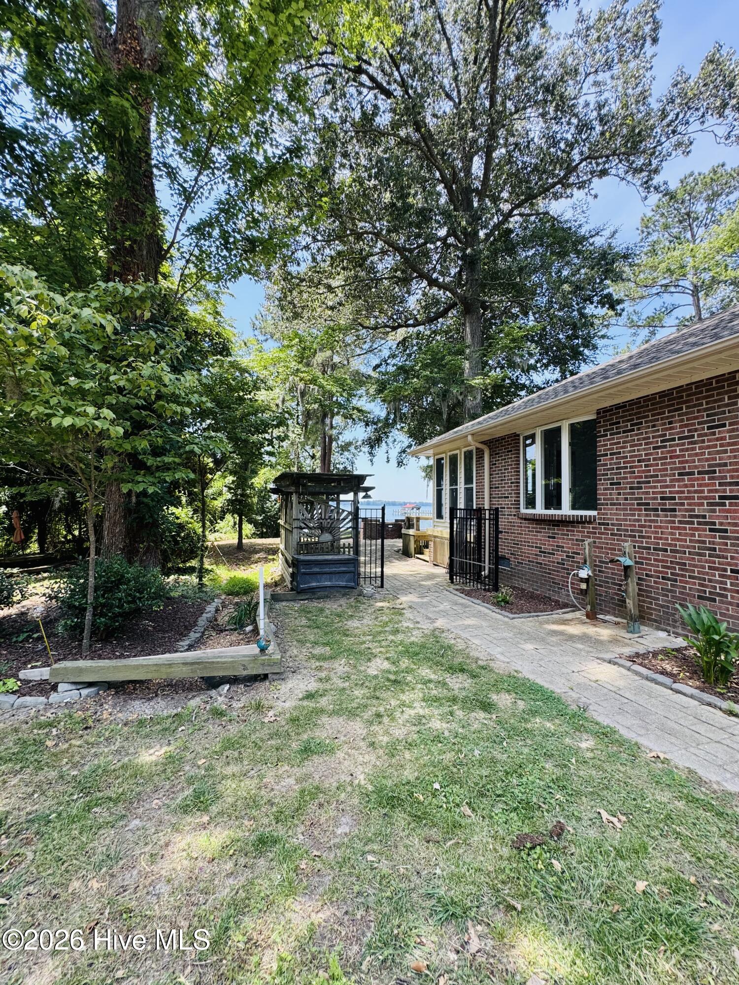 186 E Camp Perry Road