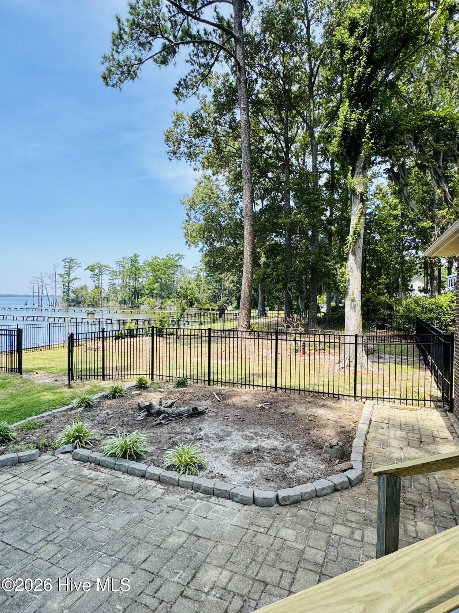 186 E Camp Perry Road