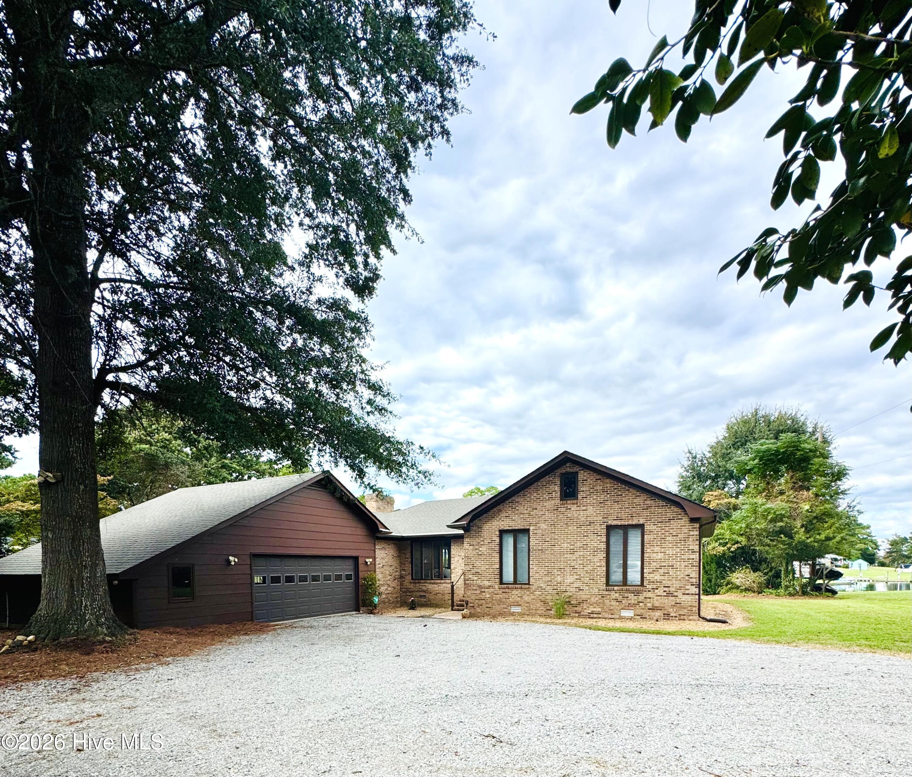 2128 Rivershore Road