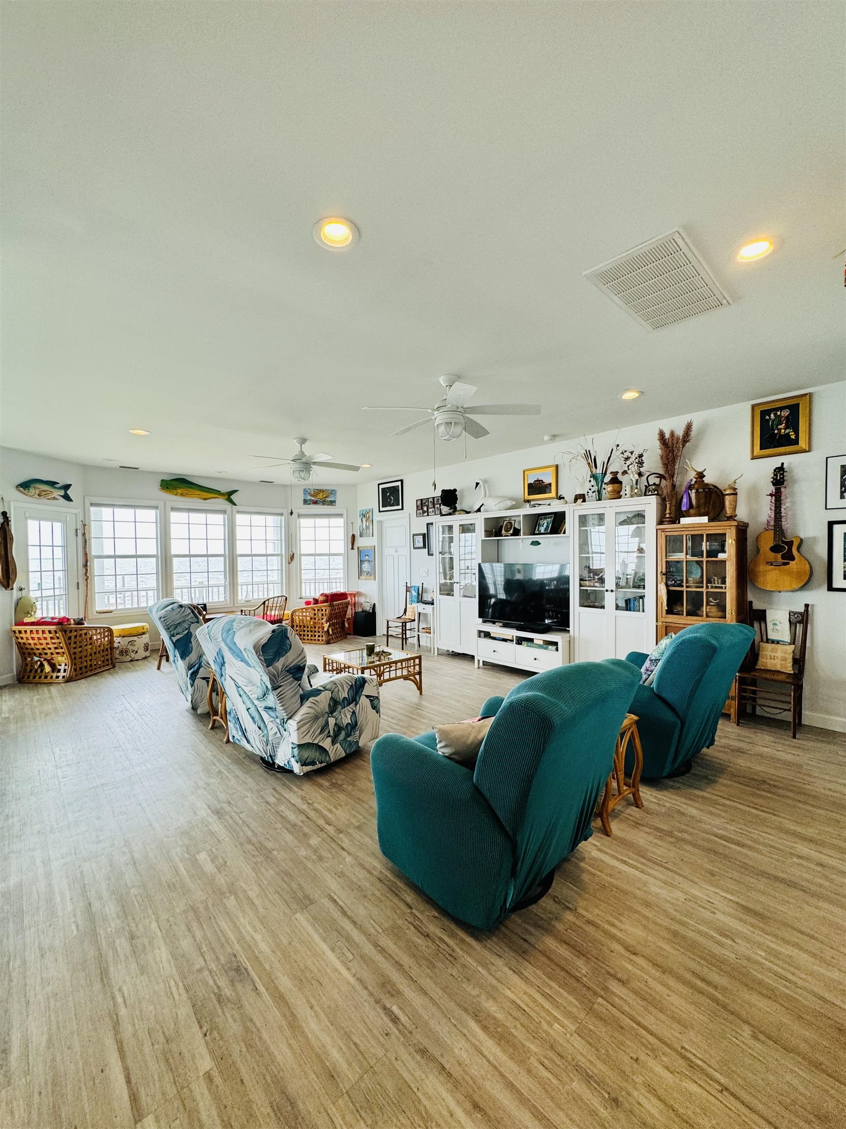 279 Bayview Drive