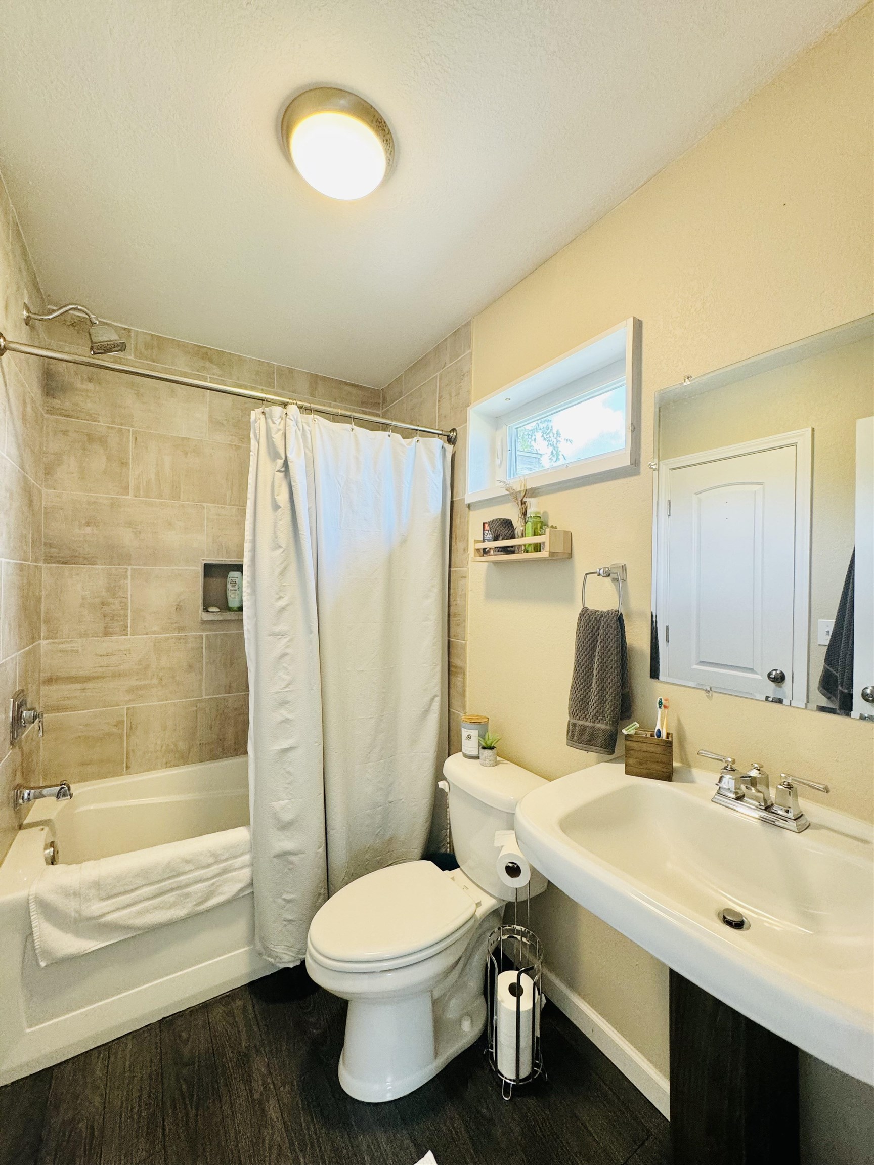 245 Bayview Drive
