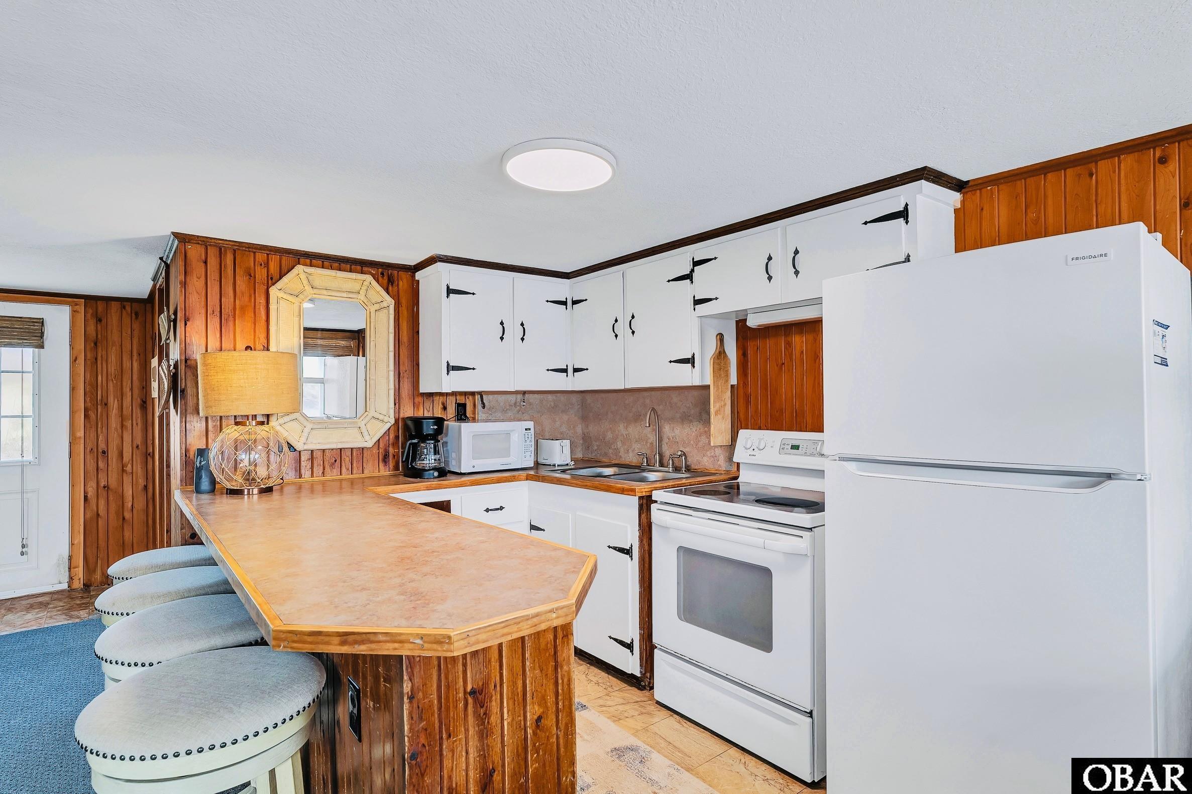 9013 L E Hunter Street lot 12 & 13