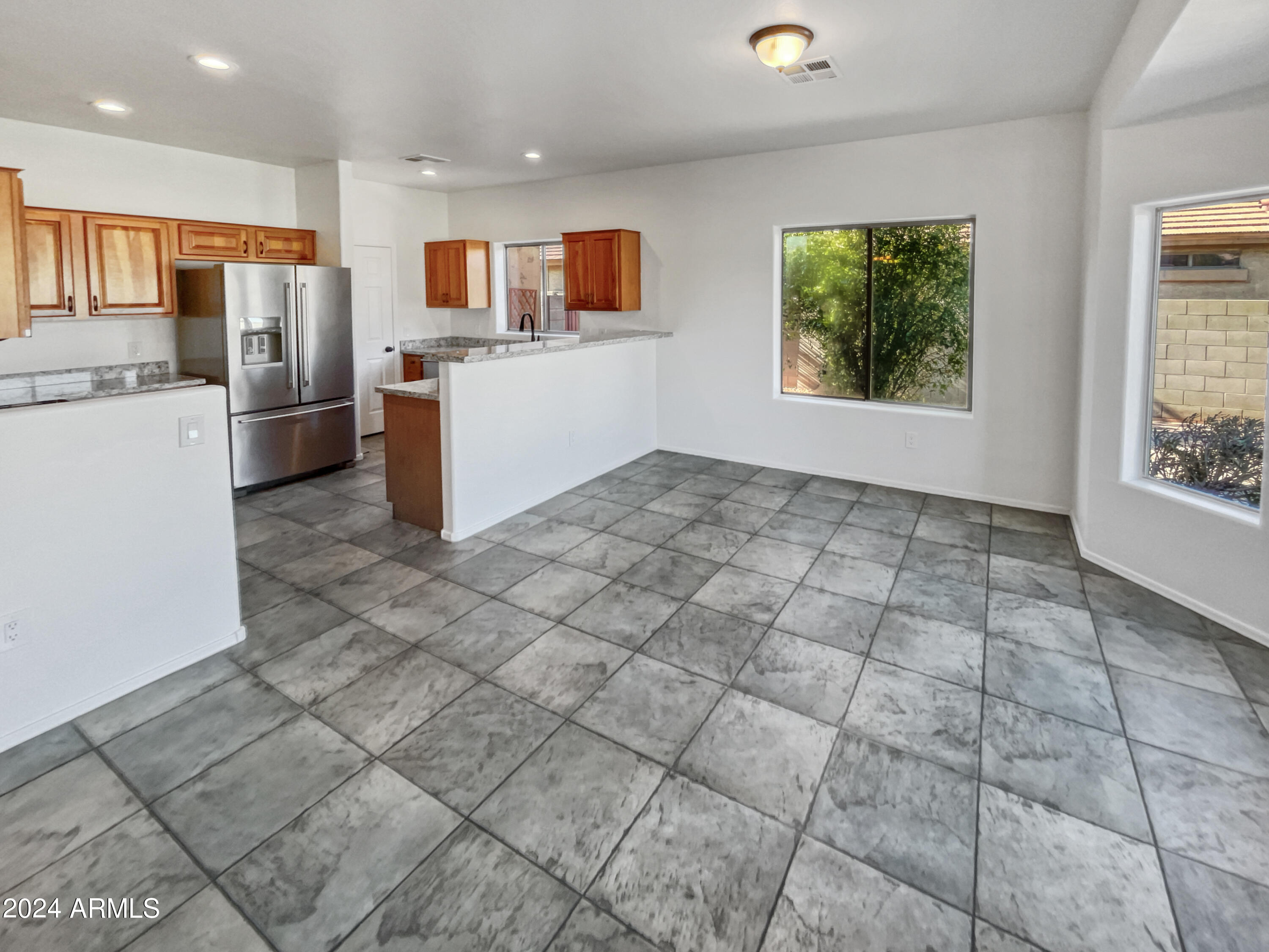 2624 W CARSON Road