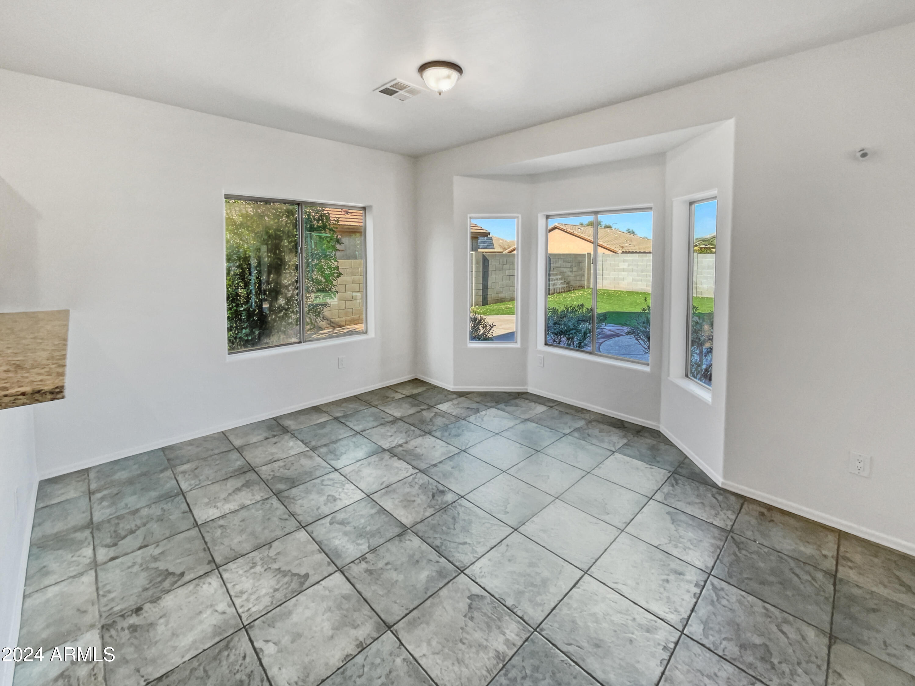 2624 W CARSON Road