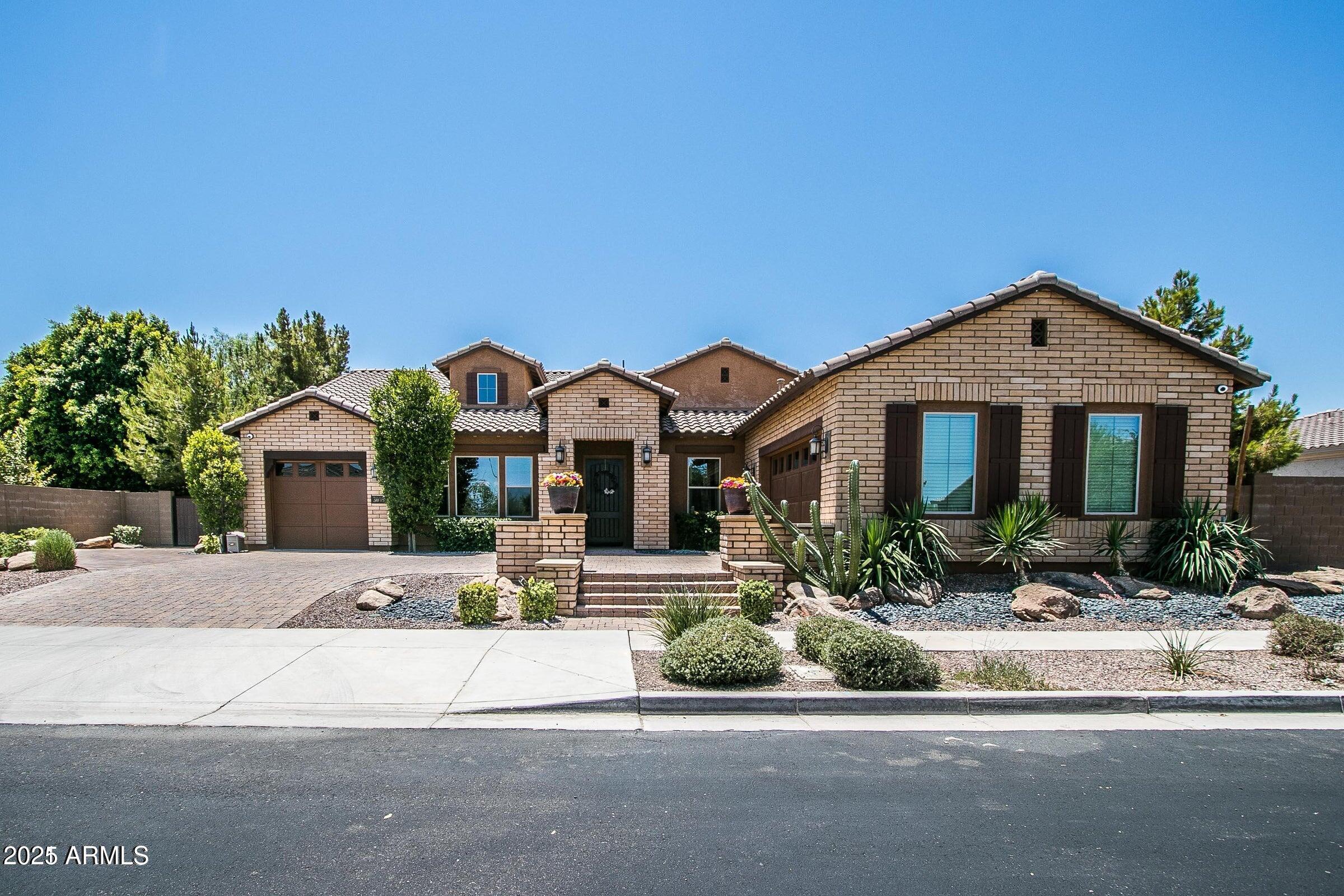 3009 E VALENCIA Drive