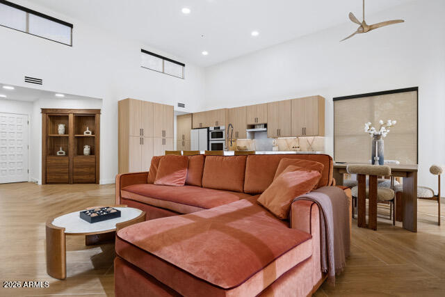 25555 N WINDY WALK Drive 77