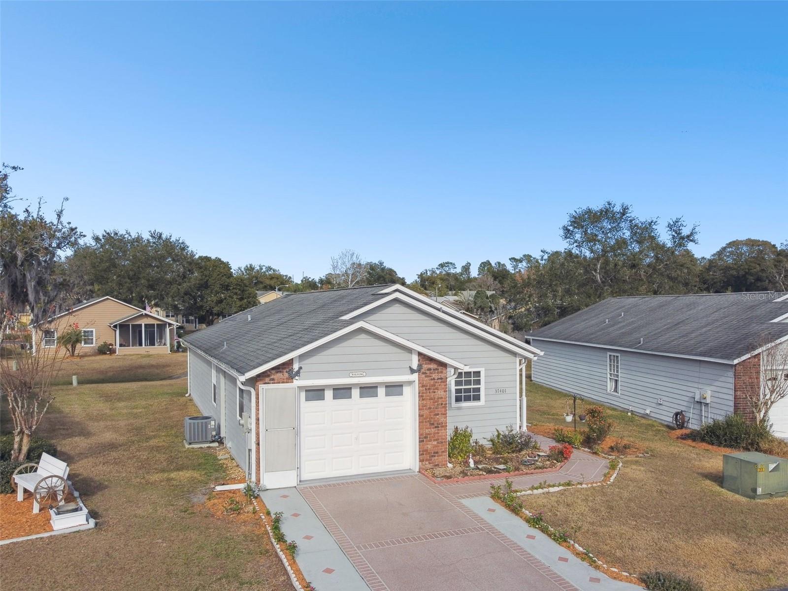 37401 WEDGEWOOD DR