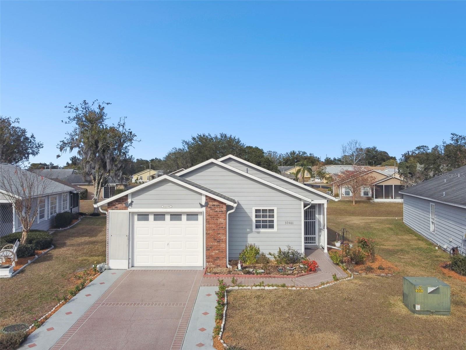 37401 WEDGEWOOD DR
