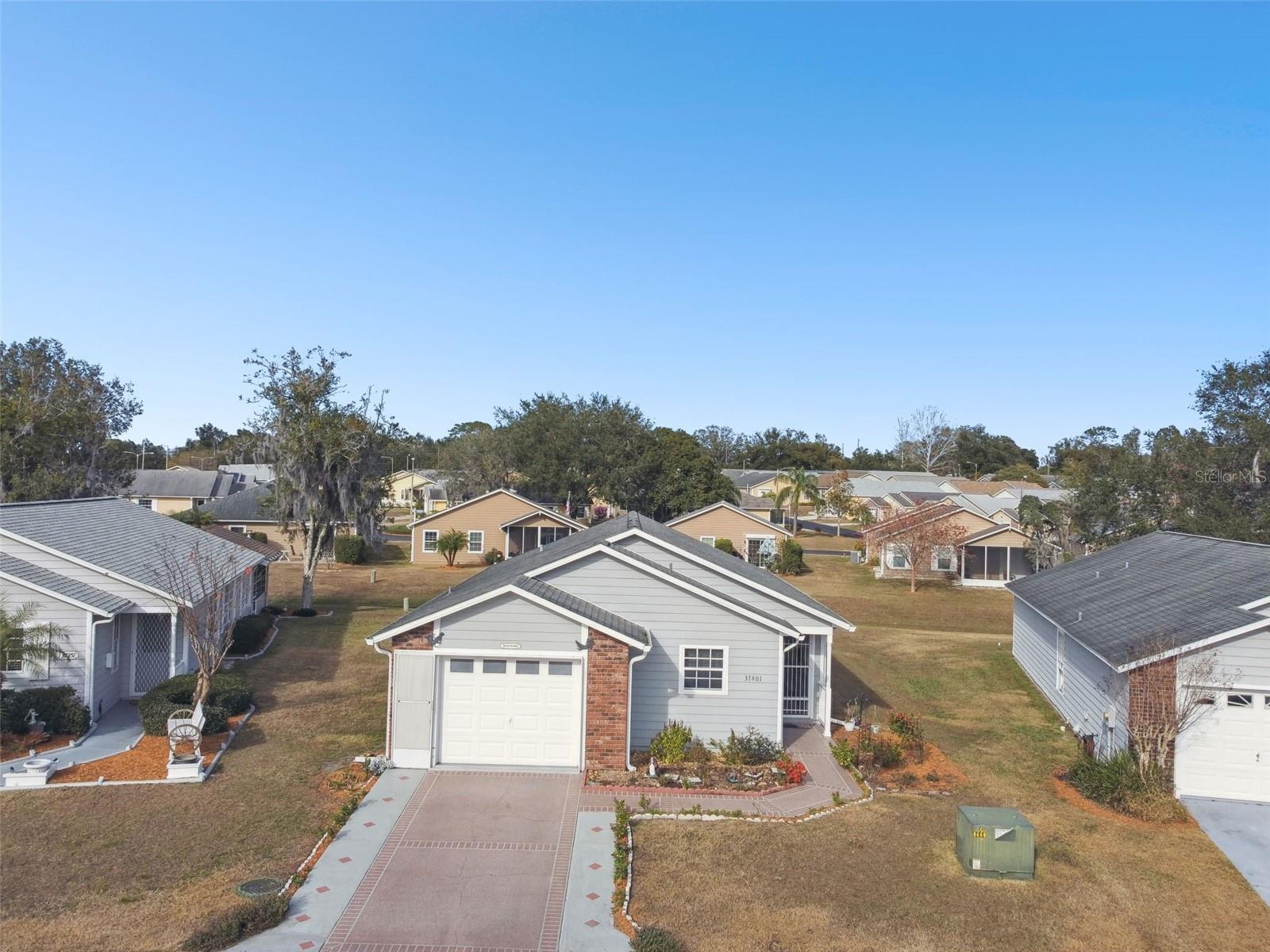 37401 WEDGEWOOD DR