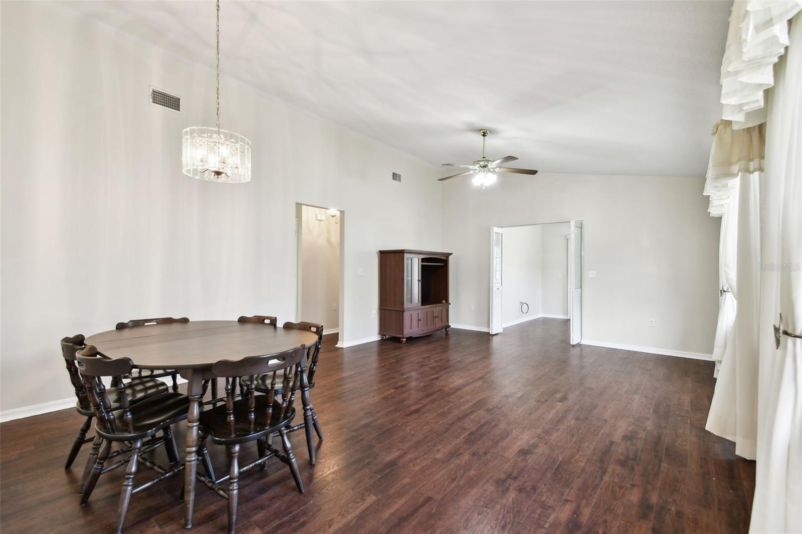 37401 WEDGEWOOD DR