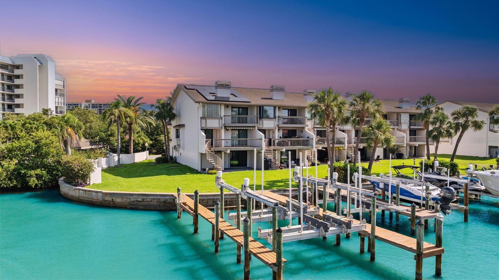 101 MARINA DEL REY CT